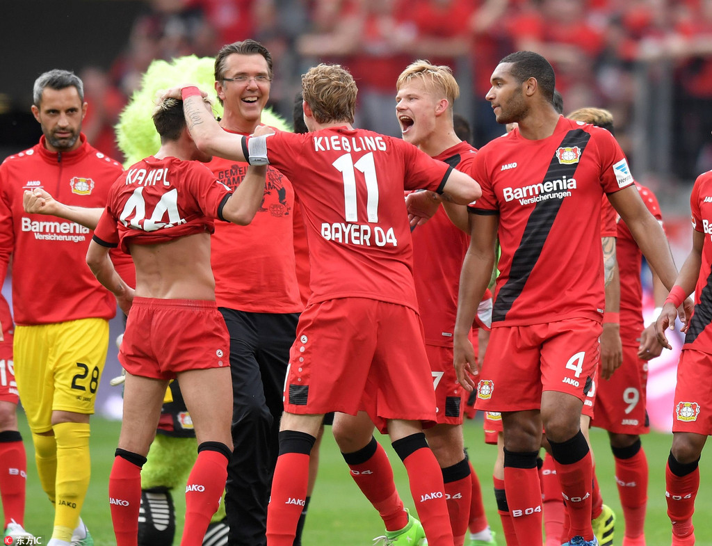 他在球场上 他在球场上