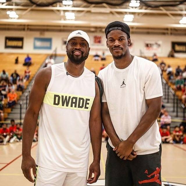 低平球传中 低平球传中