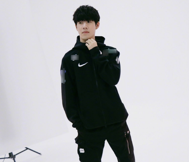 翻牌后过度尊重对手的代价（翻牌圈过度尊重对手的后果）